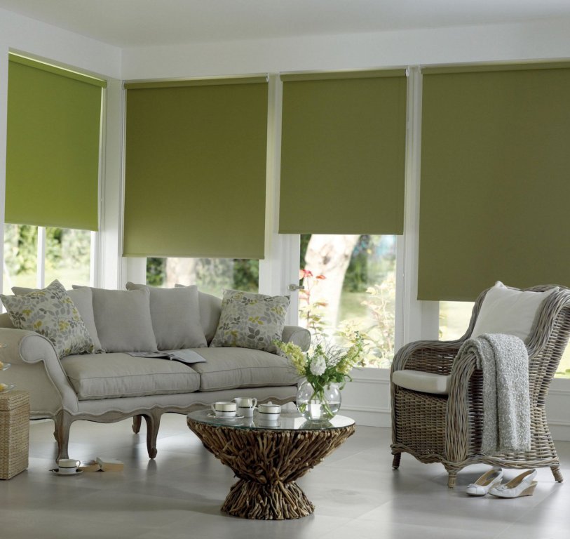 ролети у вітальні